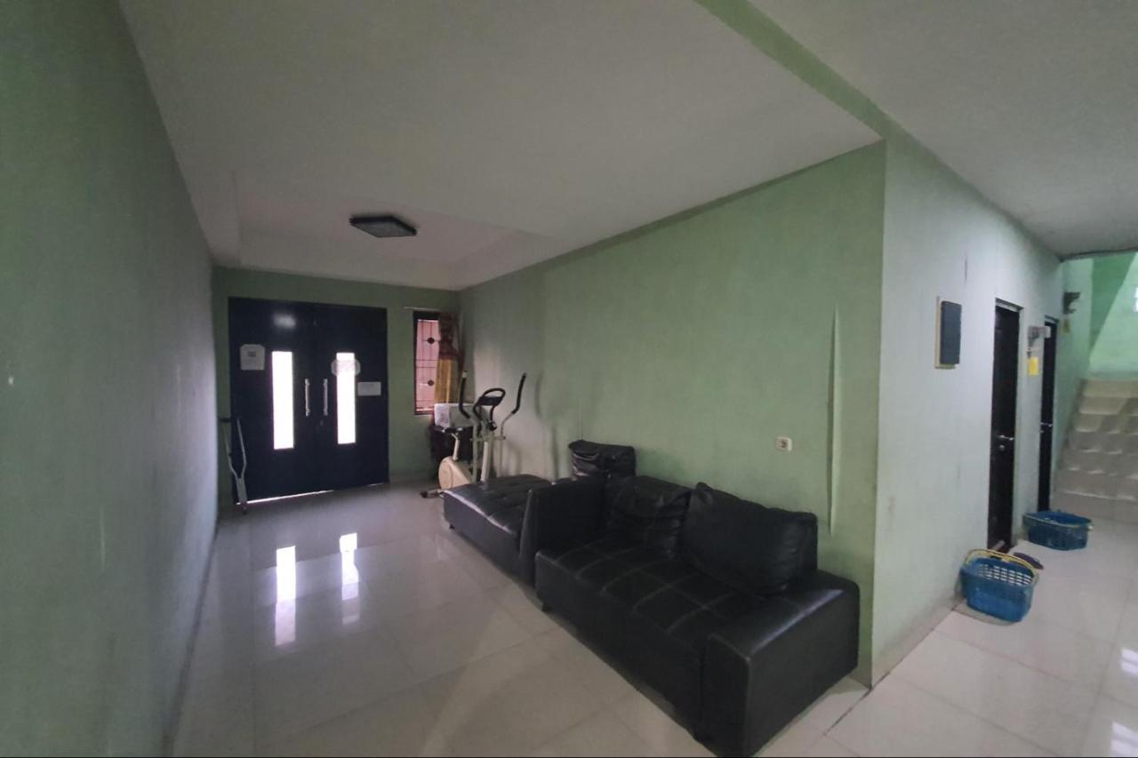 Oyo 93109 Garden Homestay 1 Tpr Surabaya Exterior foto