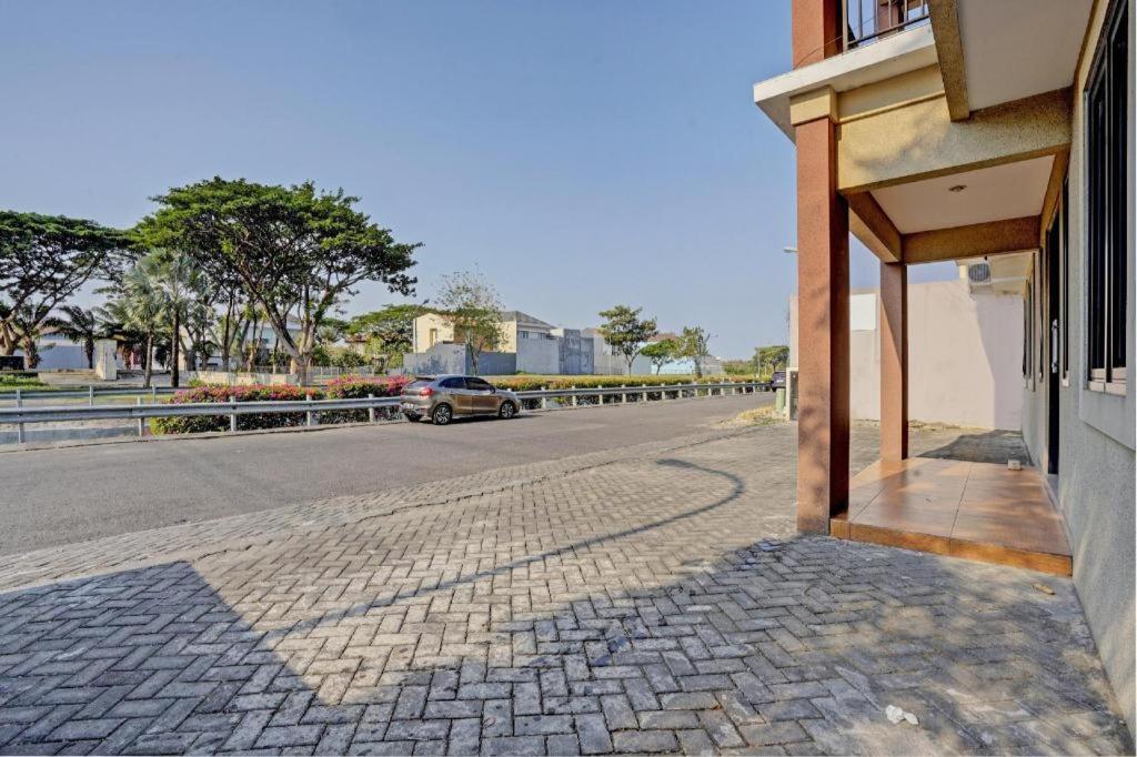 Oyo 93109 Garden Homestay 1 Tpr Surabaya Exterior foto